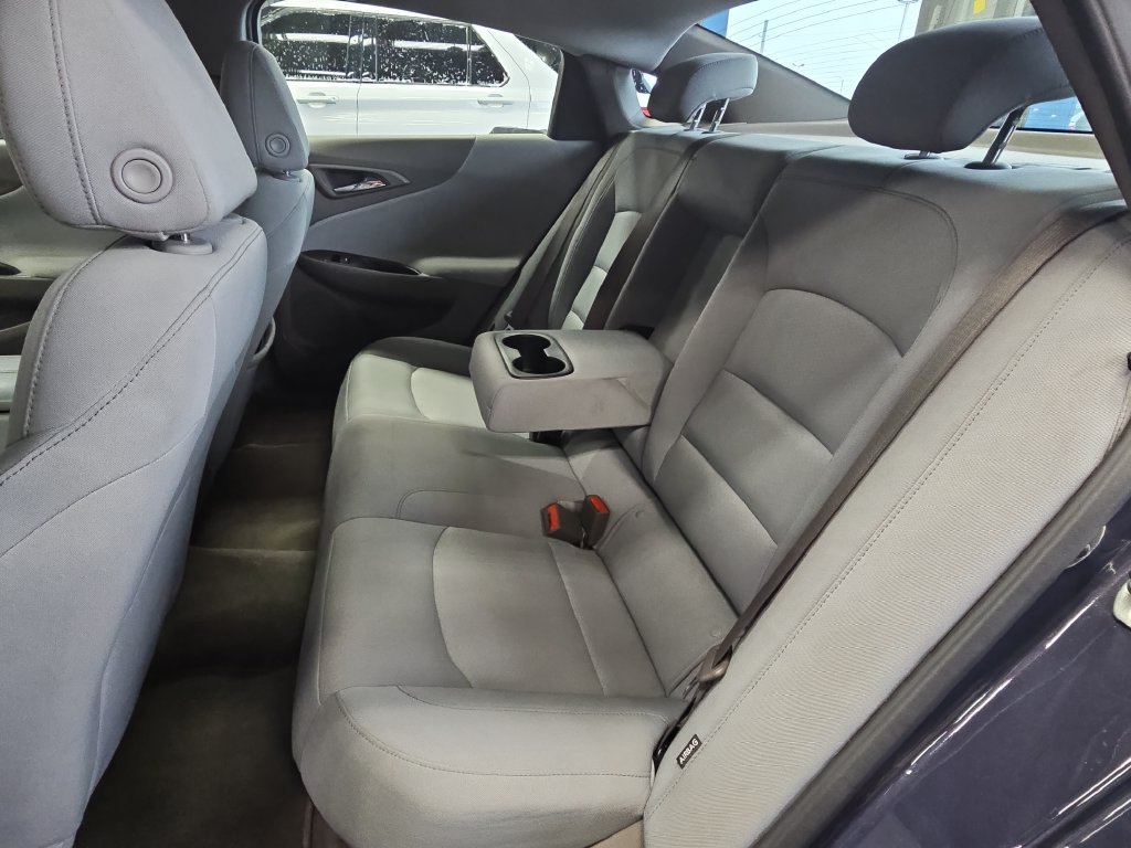 Used 2025 Chevrolet Malibu LT FWD image 13