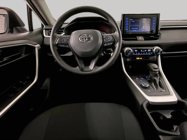 Used 2021 Toyota RAV4 LE AWD/4WD image 5