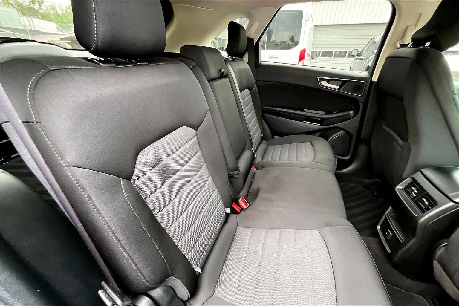 Certified 2019 Ford Edge SE FWD image 20