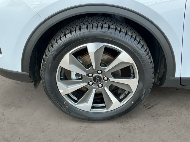 Certified 2025 Ford Escape Platinum AWD/4WD image 9