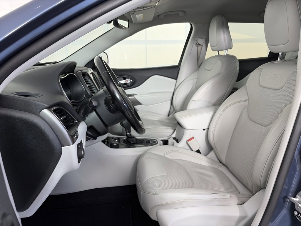 Used 2021 Jeep Cherokee Latitude Lux w/ Comfort/Convenience Group image 11