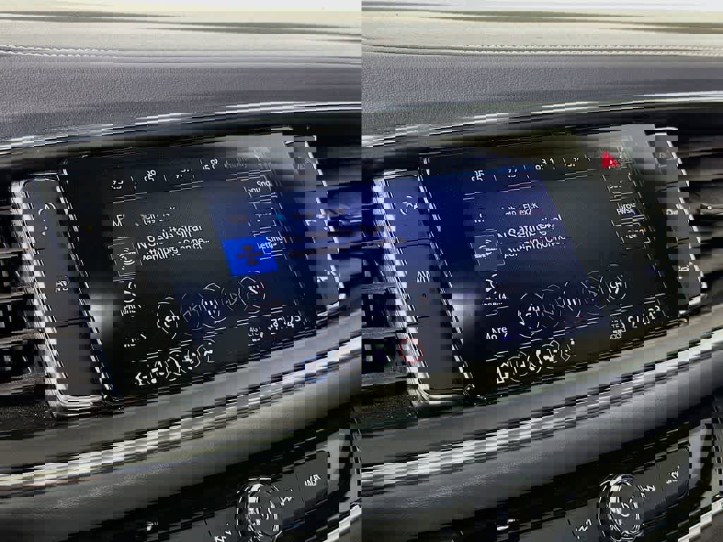 Used 2023 Buick Enclave Essence w/ Experience Buick Package image 17