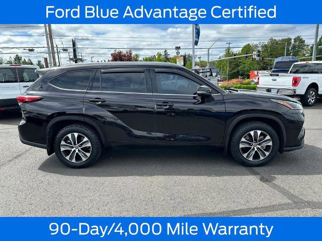 Used 2021 Toyota Highlander XLE AWD/4WD image 9
