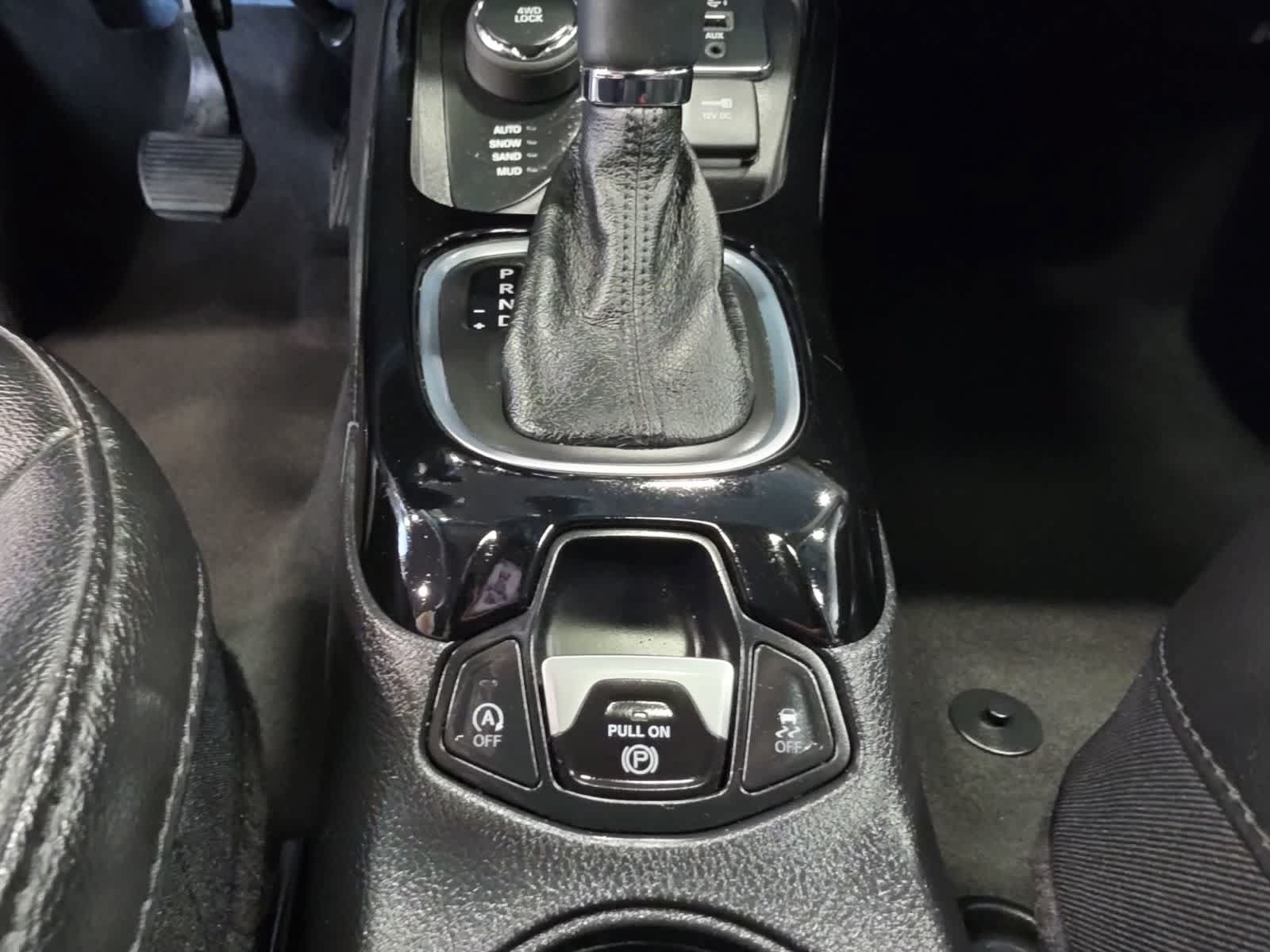 Used 2021 Jeep Compass Latitude w/ Sun and Sound Group AWD/4WD image 22