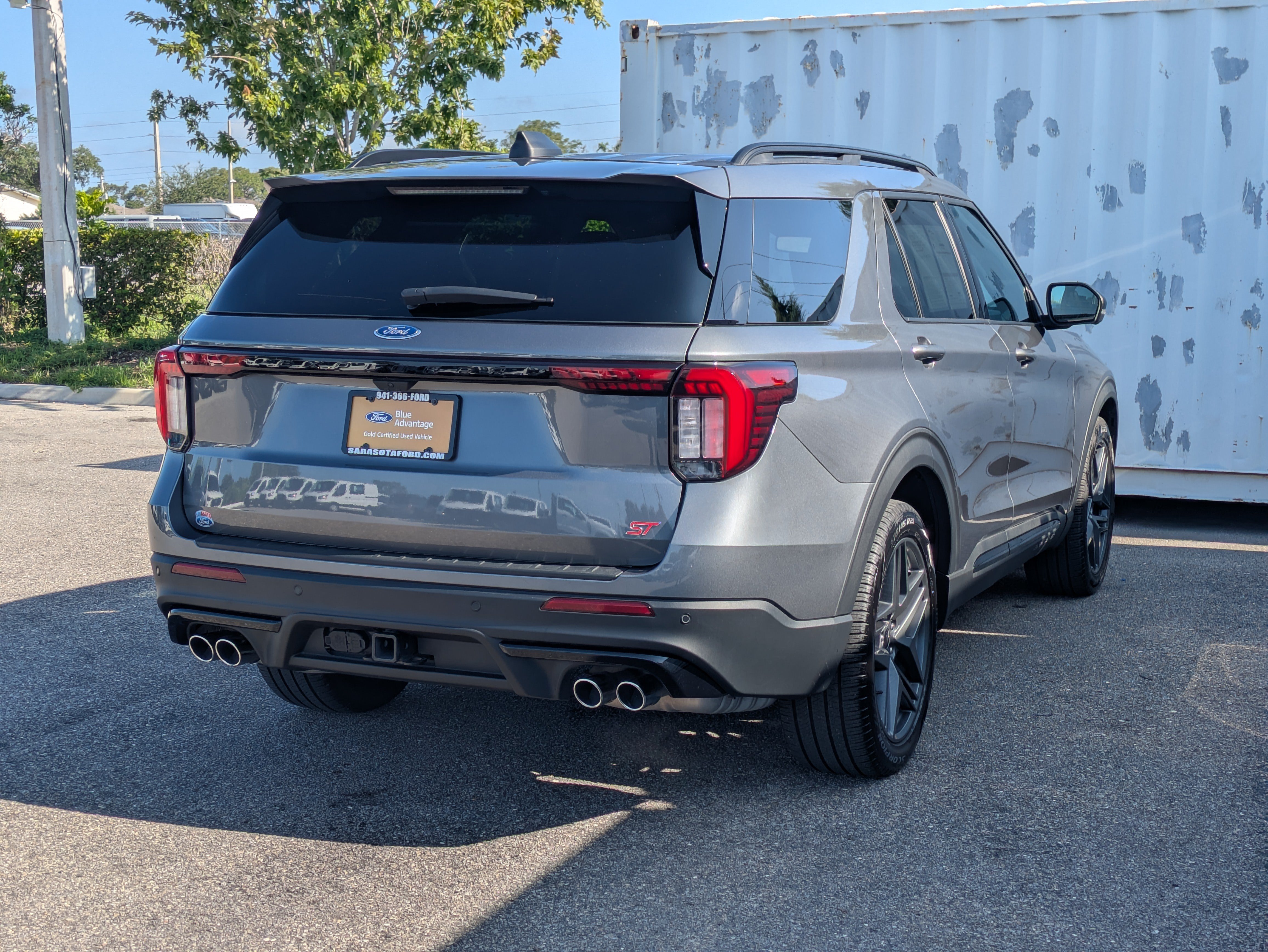 Certified 2025 Ford Explorer ST AWD/4WD image 5
