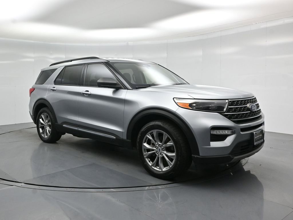Certified 2022 Ford Explorer XLT w/ Equipment Group 202A image 27