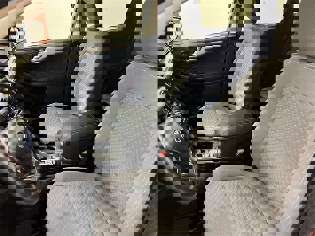 Certified 2020 Ford Escape SE image 8