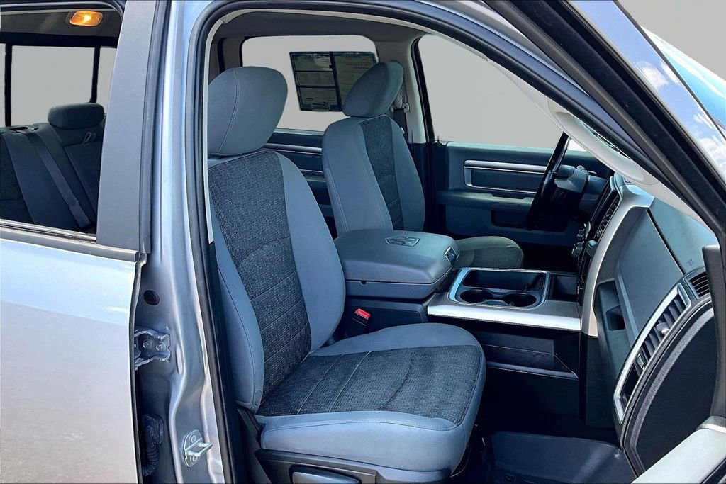 Used 2020 RAM 1500 Classic SLT w/ Luxury Group RWD image 7