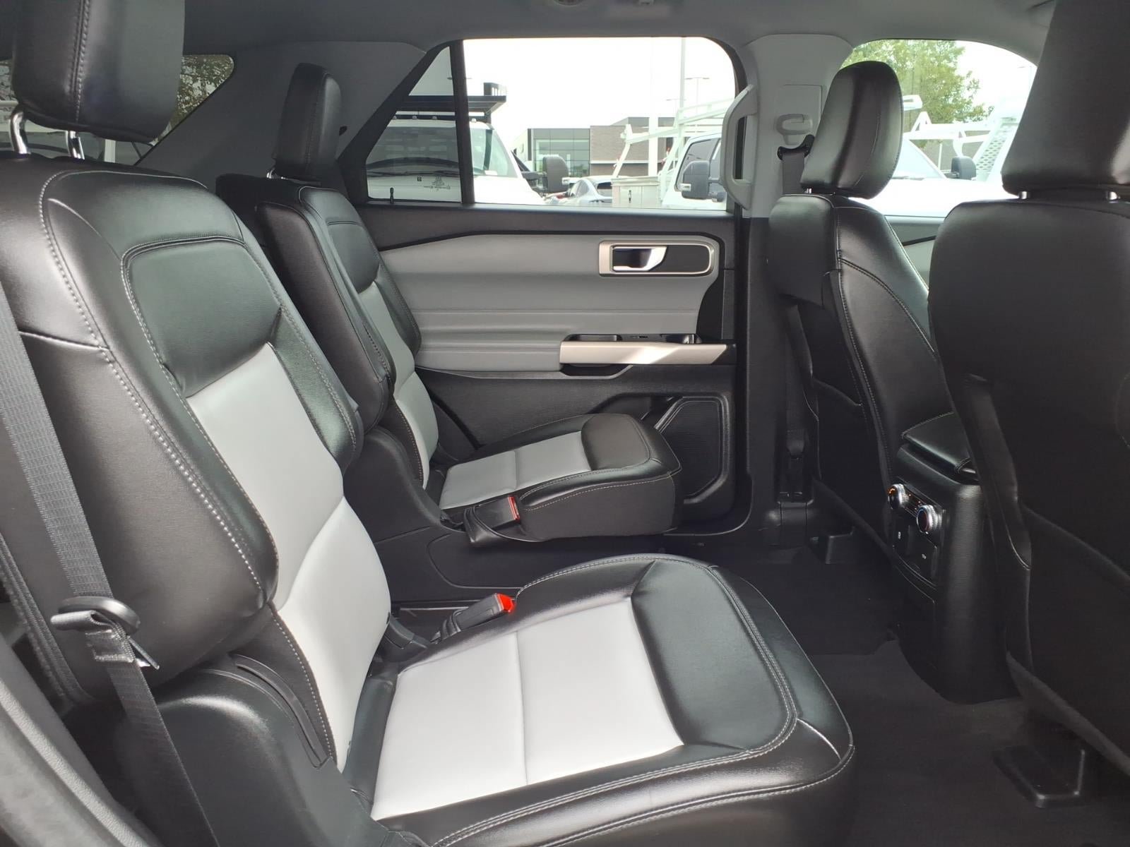 Certified 2023 Ford Explorer XLT w/ Equipment Group 202A RWD image 14
