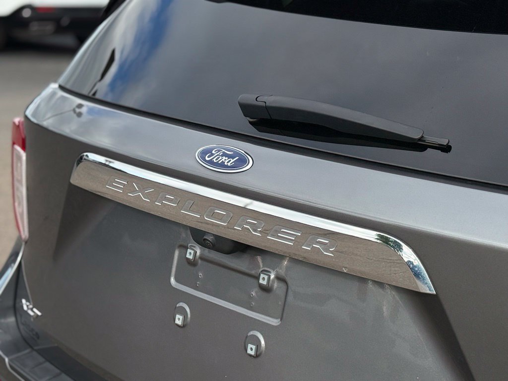 Certified 2024 Ford Explorer XLT w/ Equipment Group 202A AWD/4WD image 34