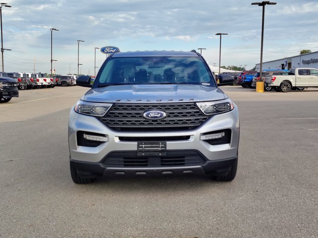 Certified 2021 Ford Explorer XLT w/ Equipment Group 202A AWD/4WD image 7