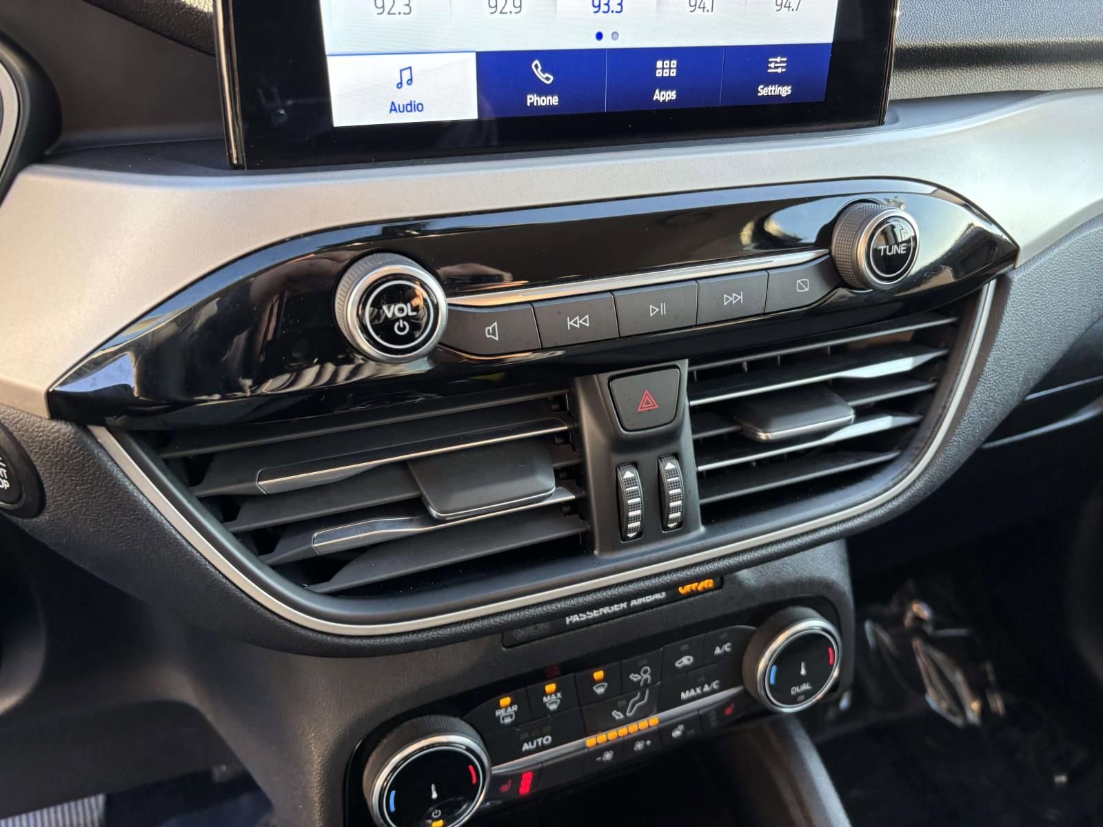 Certified 2022 Ford Escape SE w/ SE Sport Appearance Package image 23