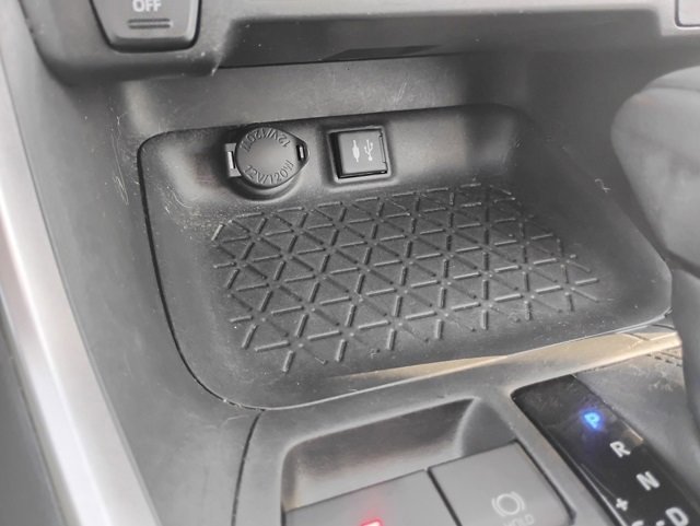 Used 2019 Toyota RAV4 XLE image 29