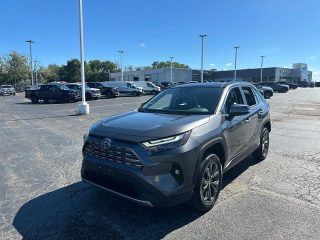 Used 2023 Toyota RAV4 Limited AWD/4WD image 4