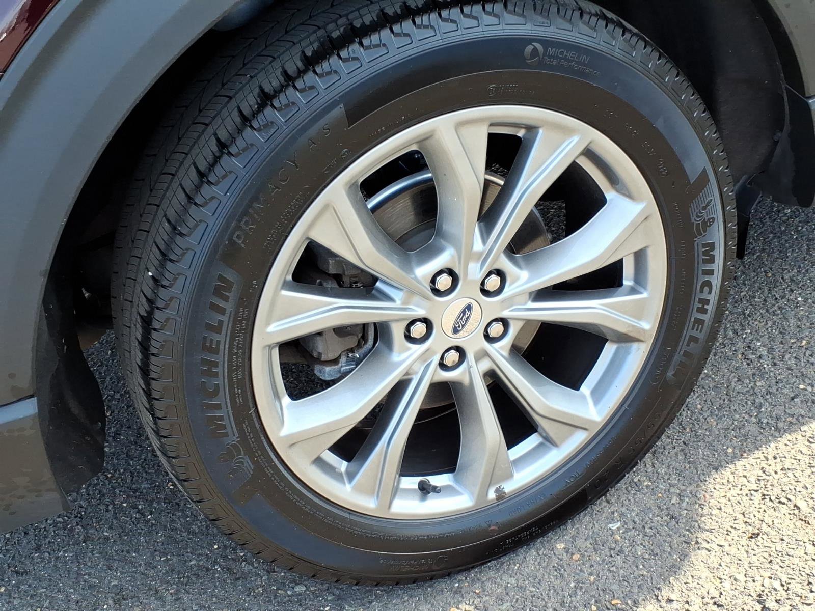 Certified 2022 Ford Explorer XLT w/ Equipment Group 202A image 7