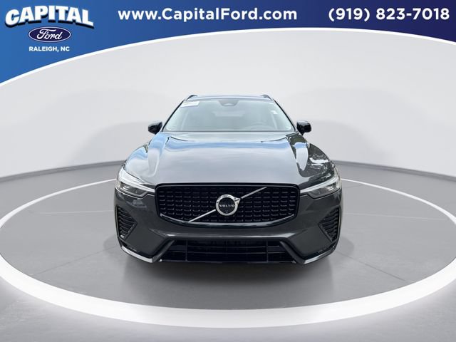 Used 2024 Volvo XC60 B5 Plus AWD/4WD image 3