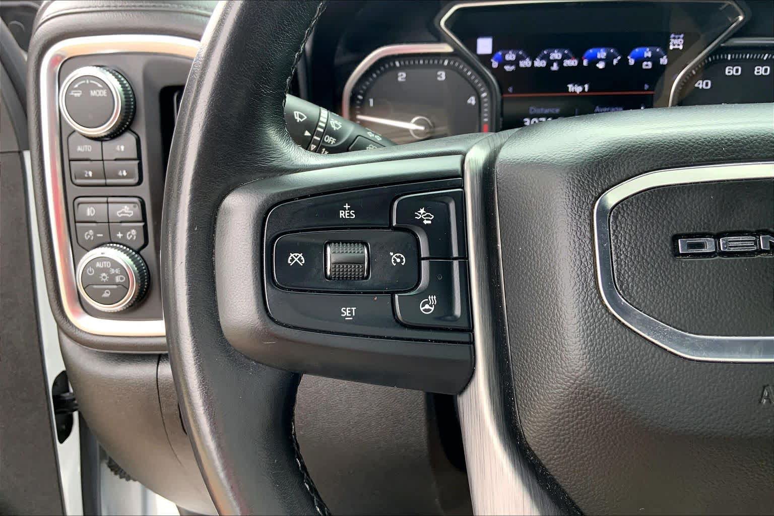 Used 2020 GMC Sierra 2500 Denali w/ Denali Ultimate Package AWD/4WD image 24