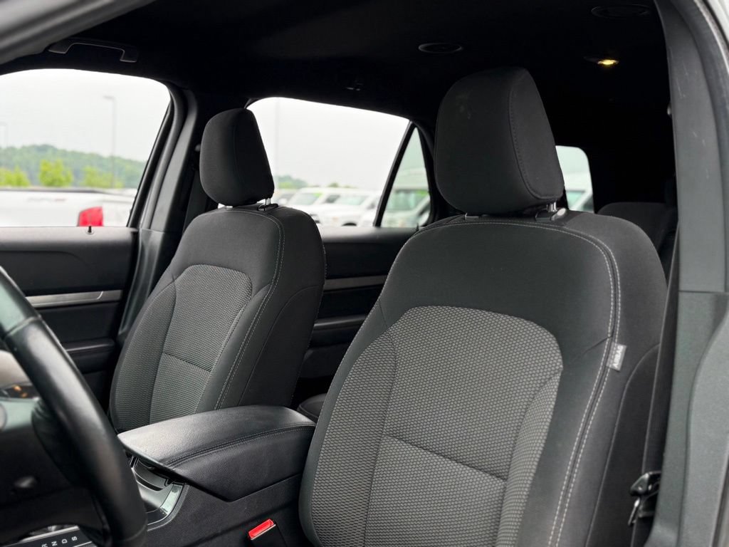 Certified 2019 Ford Explorer XLT AWD/4WD image 12
