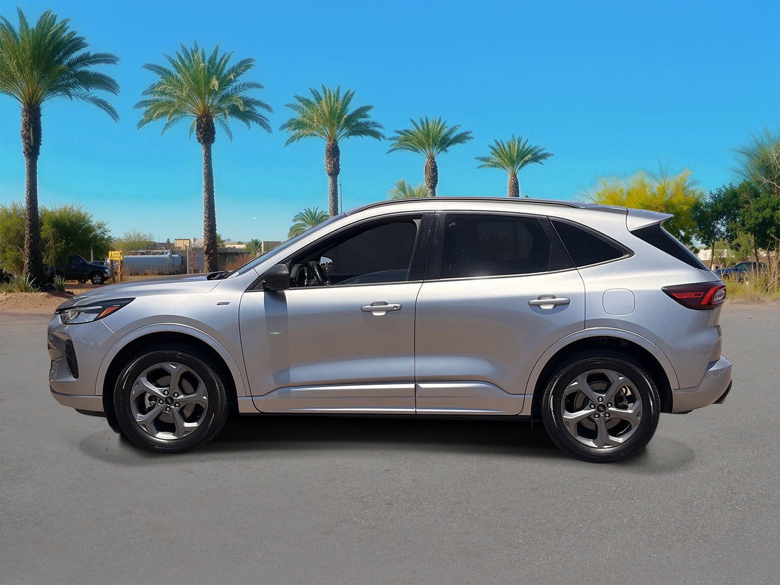 Certified 2024 Ford Escape ST-Line AWD/4WD image 2