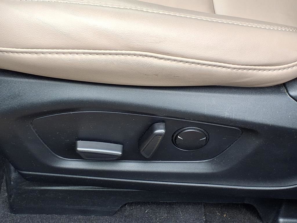 Certified 2023 Ford Explorer XLT w/ Equipment Group 202A image 6