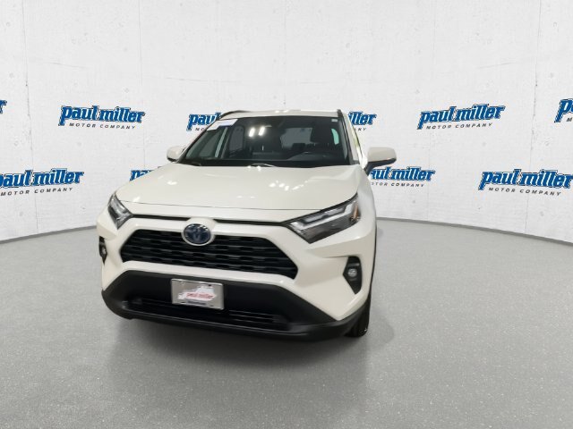 Used 2022 Toyota RAV4 XLE Premium AWD/4WD image 4