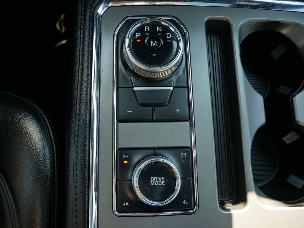 Certified 2020 Ford Expedition XLT w/ Equipment Group 202A image 24