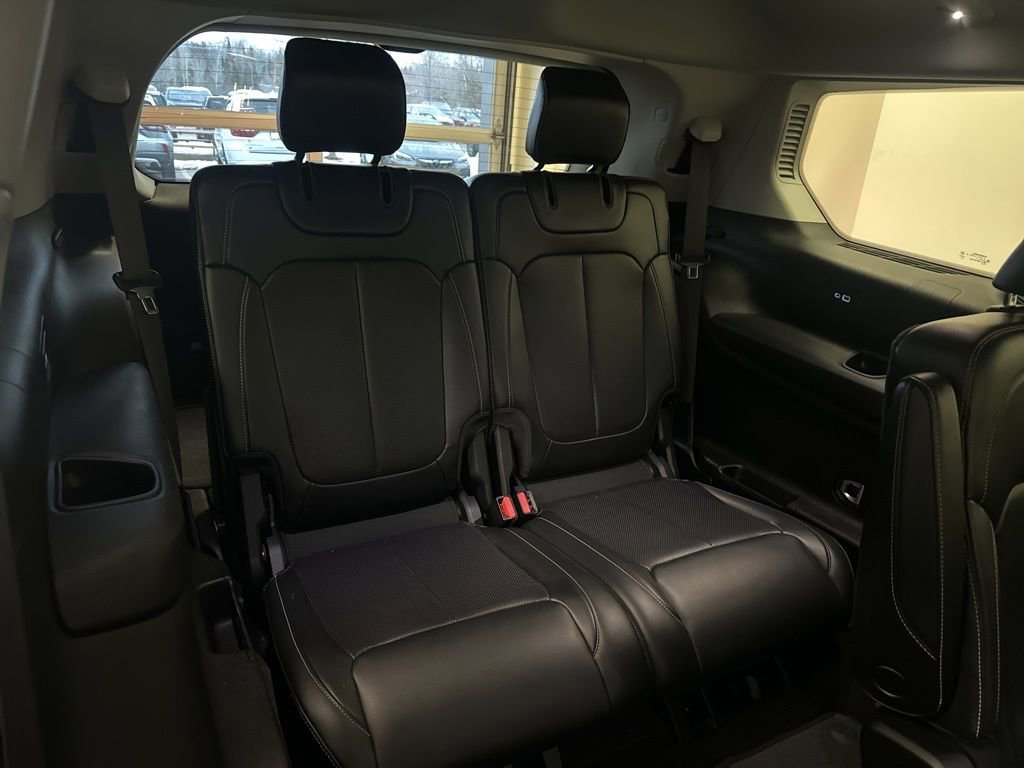 Used 2021 Jeep Grand Cherokee L Limited w/ Luxury Tech Group II image 48