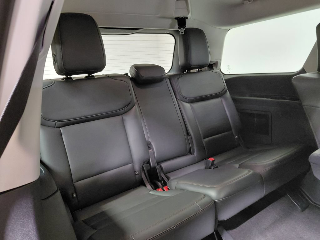 Certified 2025 Ford Expedition Active AWD/4WD image 8