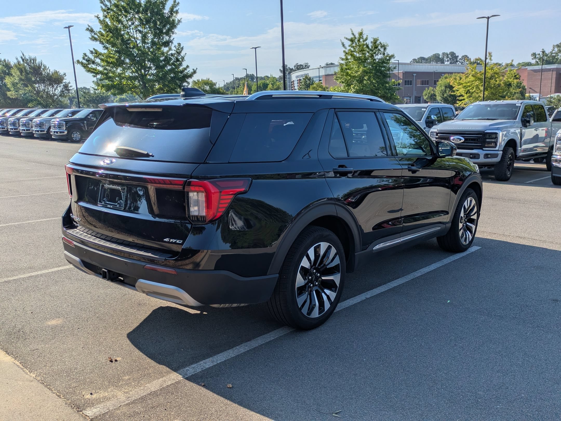 Certified 2025 Ford Explorer Platinum w/ LUX Leather Package AWD/4WD image 4