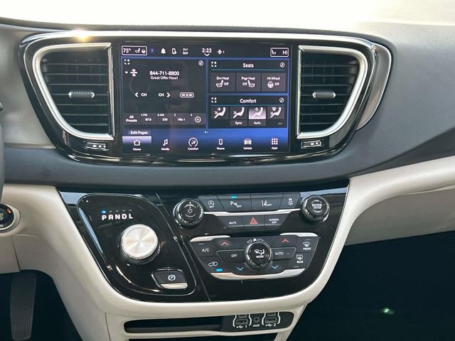 Used 2024 Chrysler Pacifica Touring-L image 16