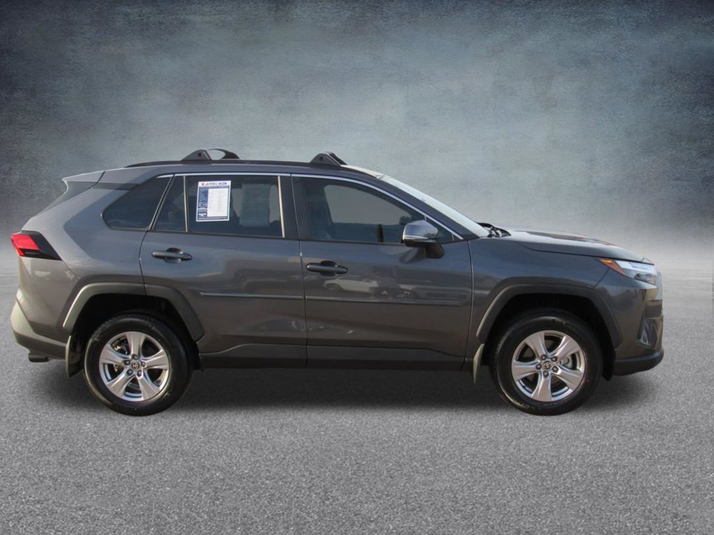 Used 2025 Toyota RAV4 XLE FWD image 8