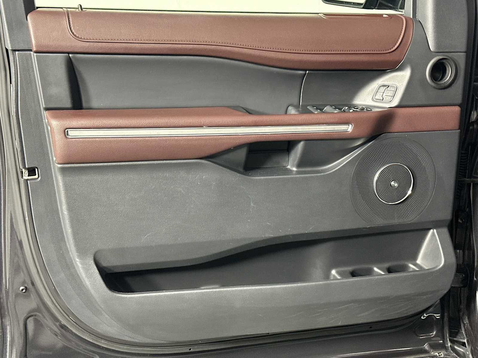 Certified 2024 Ford Expedition Limited image 10