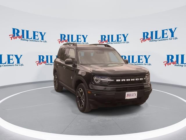 Certified 2023 Ford Bronco Sport Outer Banks w/ Tech Package AWD/4WD image 2