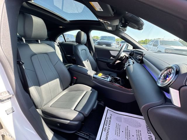Used 2025 Mercedes-Benz CLA 250 image 23