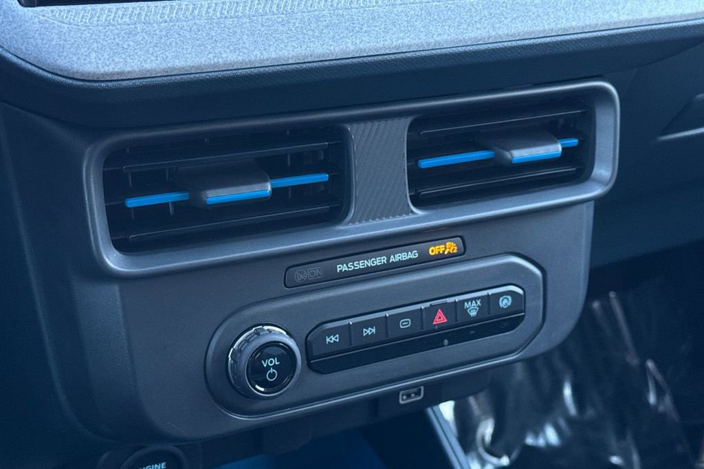 Certified 2025 Ford Maverick XLT w/ Equipment Group 301A image 18