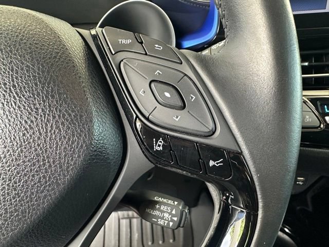Used 2020 Toyota C-HR XLE FWD image 22