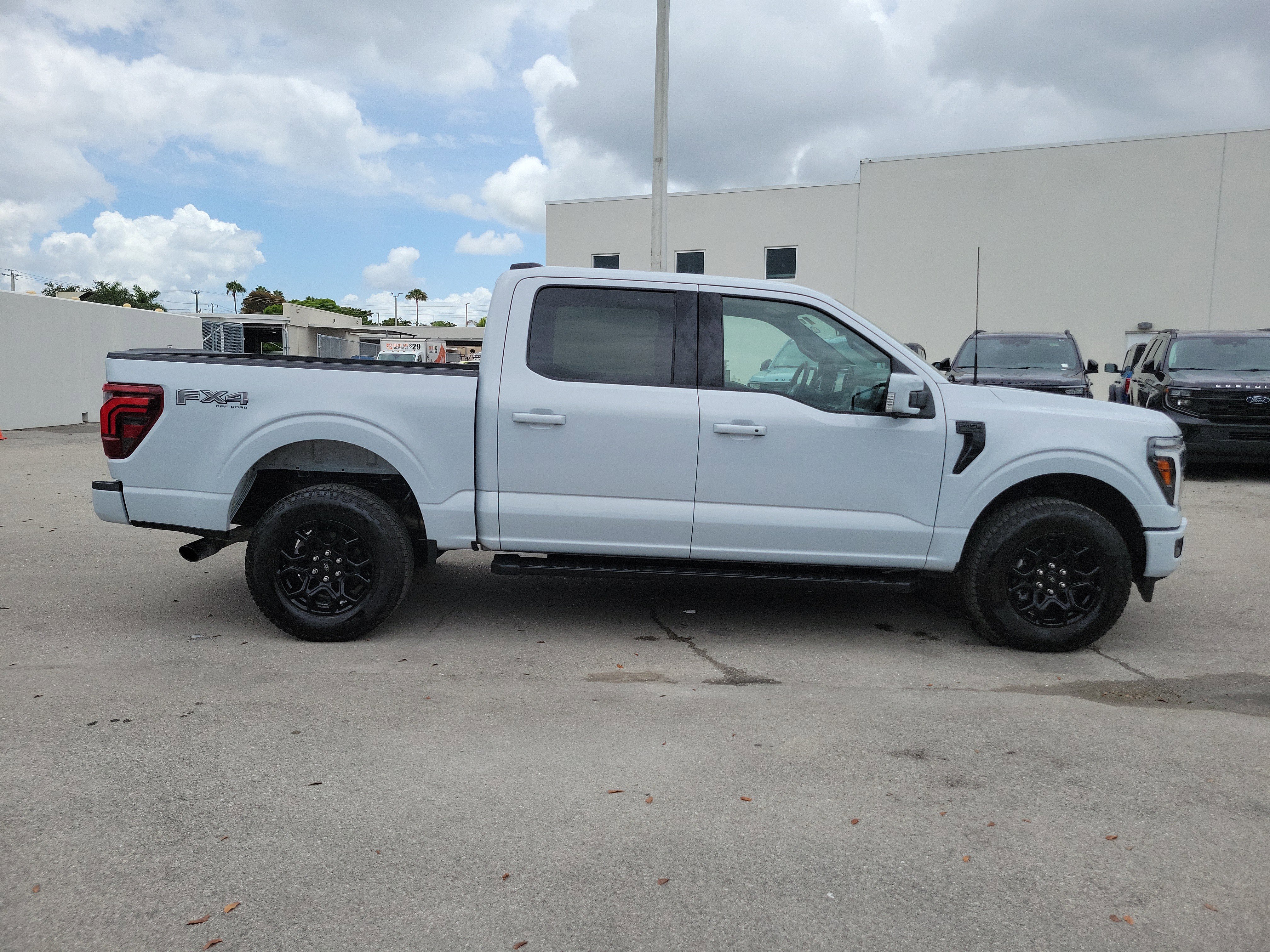 Certified 2025 Ford F150 Lariat w/ FX4 Off-Road Package AWD/4WD image 4