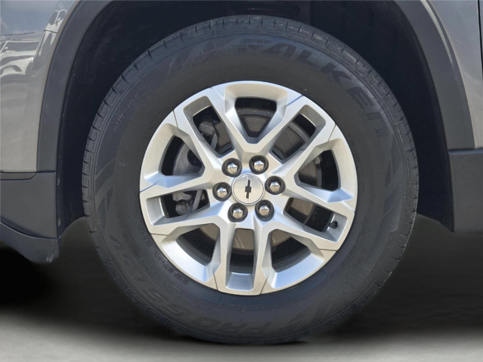 Used 2018 Chevrolet Traverse LS FWD image 11