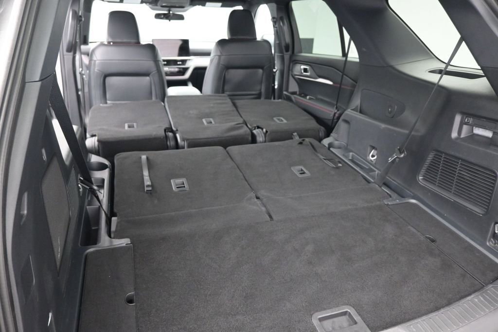 Certified 2025 Ford Explorer ST-Line RWD image 11