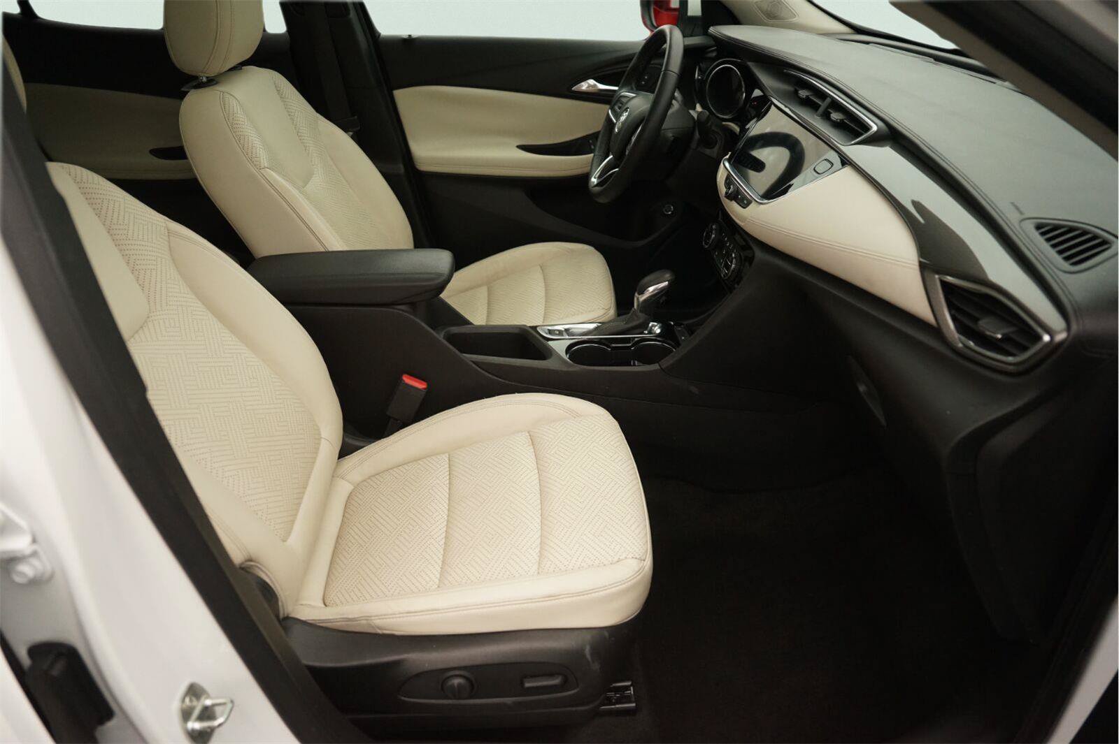 Used 2021 Buick Encore GX Essence w/ Experience Buick Package FWD image 19