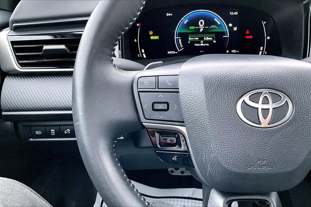 Used 2025 Toyota Camry SE FWD image 17