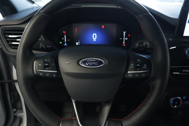 Certified 2025 Ford Escape ST-Line Select AWD/4WD image 13