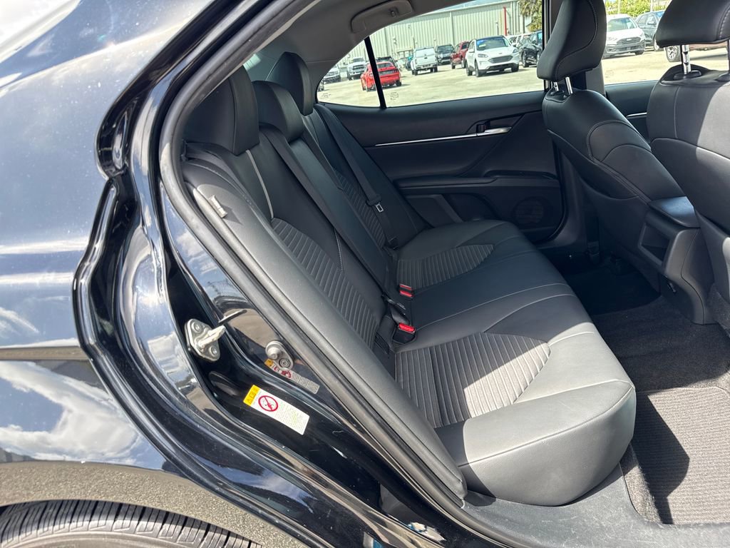 Used 2018 Toyota Camry SE image 24