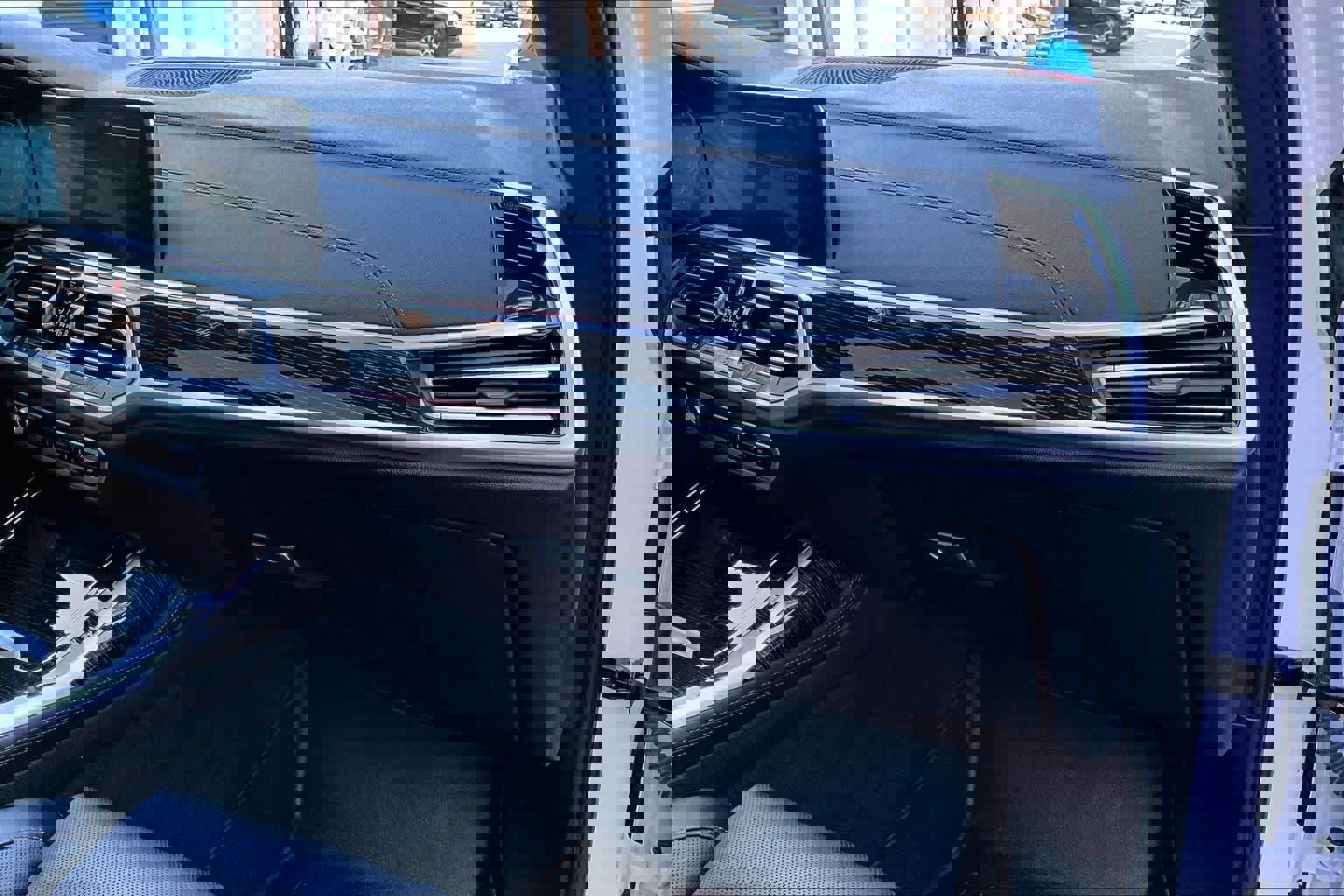 Used 2022 BMW X7 M50i image 19