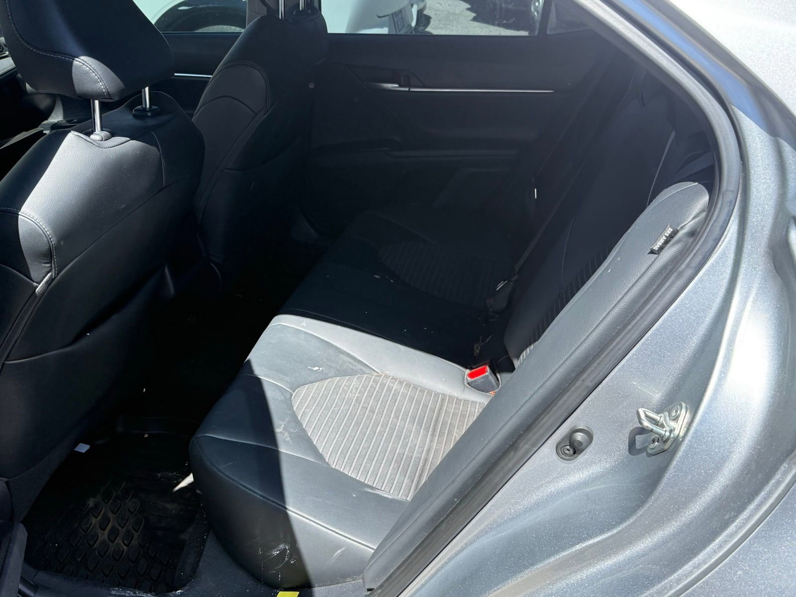 Used 2019 Toyota Camry SE w/ Convenience Package FWD image 11