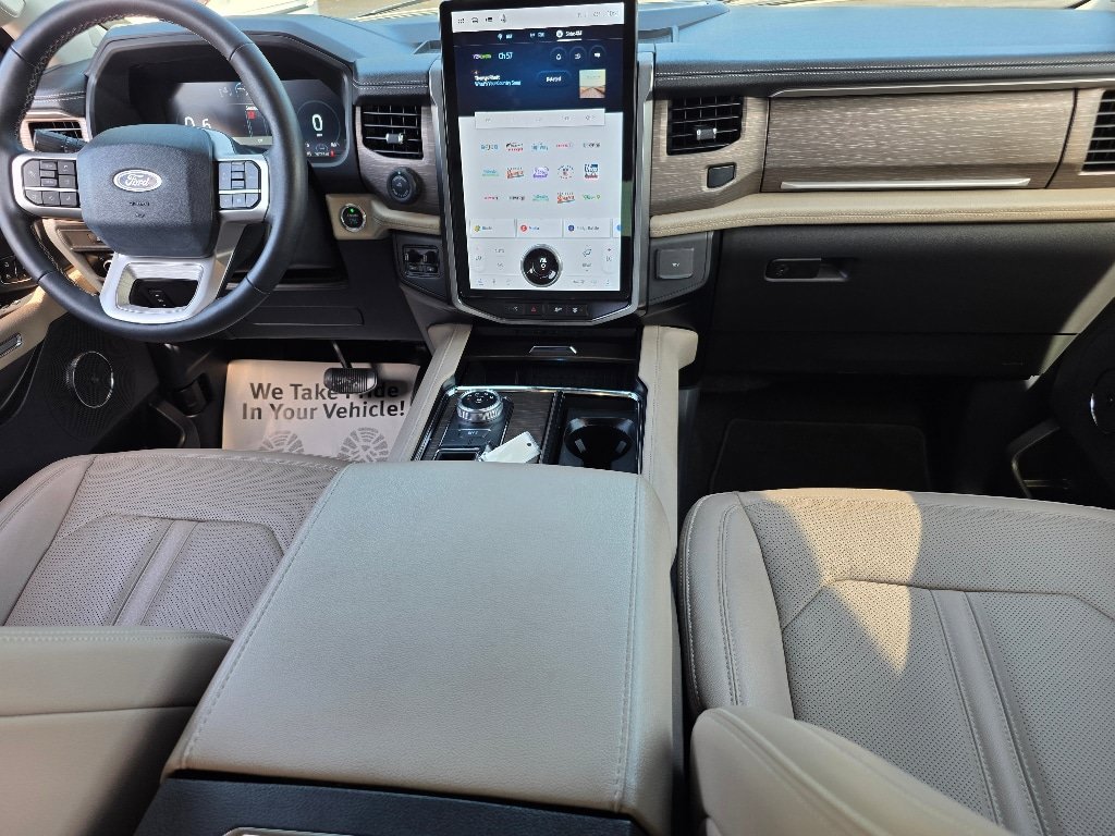 Certified 2024 Ford Expedition Limited RWD image 2