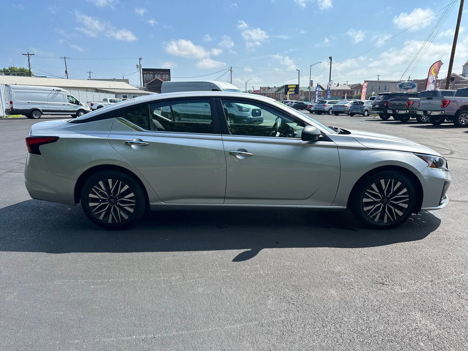 Used 2024 Nissan Altima 2.5 SV image 5