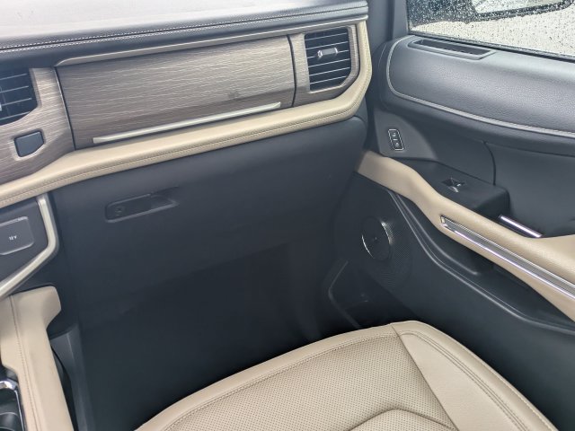 Certified 2024 Ford Expedition Max Limited AWD/4WD image 18