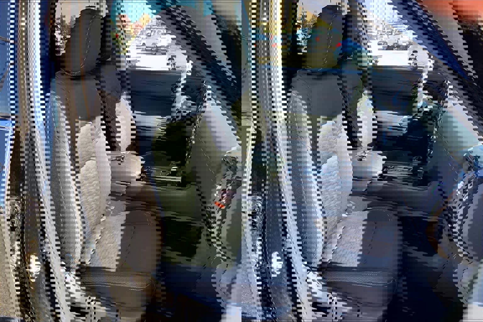 Used 2025 Nissan Pathfinder SV image 10