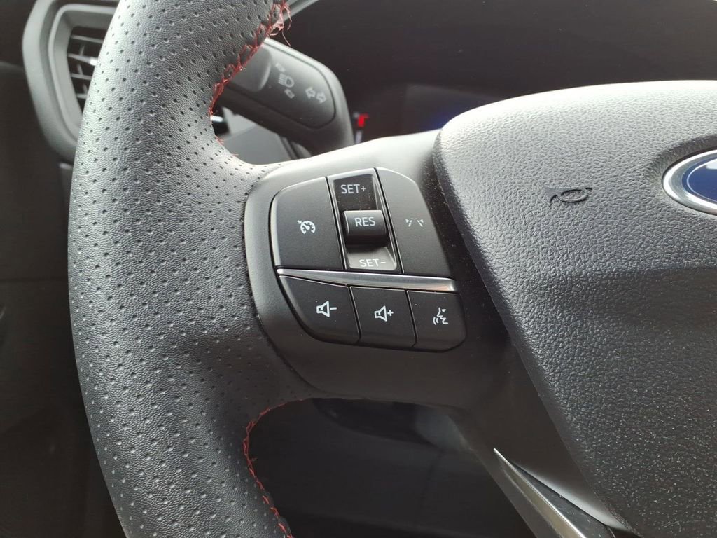 Certified 2024 Ford Escape ST-Line image 16